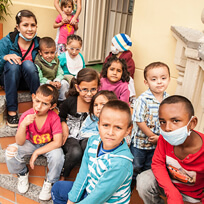 NIÑOS EL MEJOR PERFUME Y HOGAR DE LA DIVINA MISERICORDIA